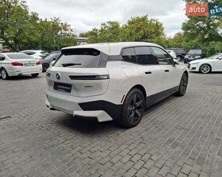 Белый БМВ iX, объемом двигателя 0 л и пробегом 8 тыс. км за 63900 $, фото 3 на Automoto.ua