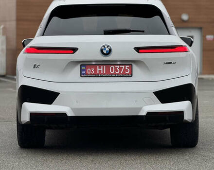 Белый БМВ iX, объемом двигателя 0 л и пробегом 32 тыс. км за 48900 $, фото 10 на Automoto.ua