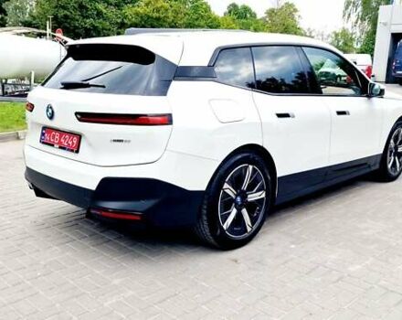 Белый БМВ iX, объемом двигателя 0 л и пробегом 55 тыс. км за 61500 $, фото 24 на Automoto.ua