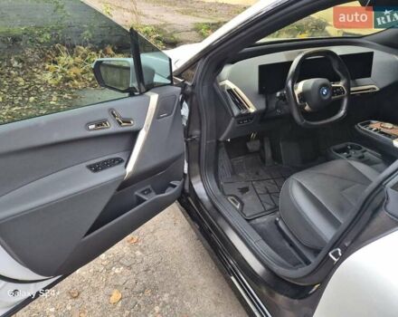 Белый БМВ iX, объемом двигателя 0 л и пробегом 89 тыс. км за 49999 $, фото 11 на Automoto.ua