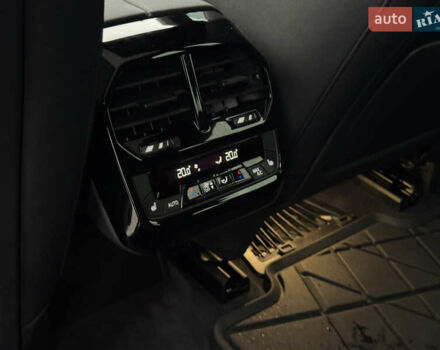 Белый БМВ iX, объемом двигателя 0 л и пробегом 32 тыс. км за 48900 $, фото 42 на Automoto.ua