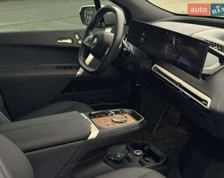 Белый БМВ iX, объемом двигателя 0 л и пробегом 32 тыс. км за 48900 $, фото 24 на Automoto.ua