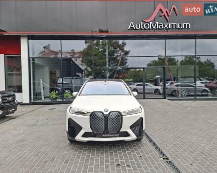 Белый БМВ iX, объемом двигателя 0 л и пробегом 8 тыс. км за 63900 $, фото 1 на Automoto.ua