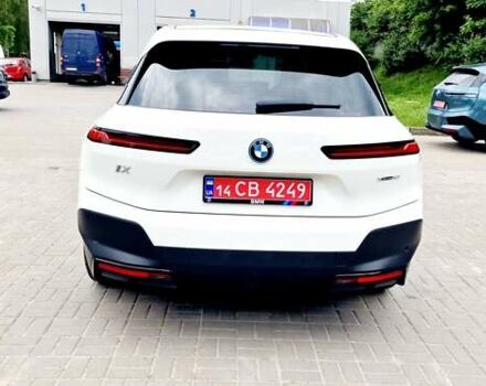 Белый БМВ iX, объемом двигателя 0 л и пробегом 55 тыс. км за 61500 $, фото 29 на Automoto.ua