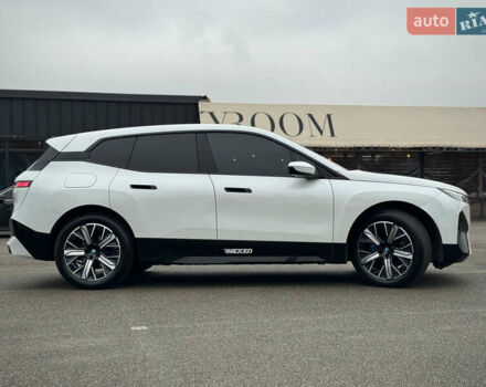 Білий БМВ iX, об'ємом двигуна 0 л та пробігом 32 тис. км за 48700 $, фото 12 на Automoto.ua