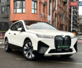 Белый БМВ iX, объемом двигателя 0 л и пробегом 34 тыс. км за 51500 $, фото 1 на Automoto.ua