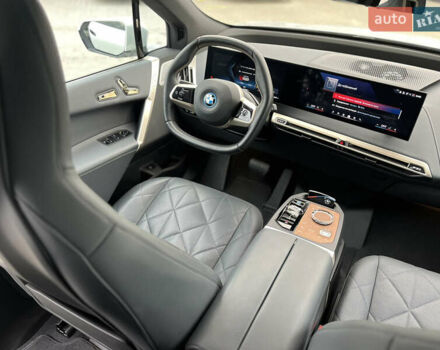 Білий БМВ iX, об'ємом двигуна 0 л та пробігом 19 тис. км за 79990 $, фото 37 на Automoto.ua