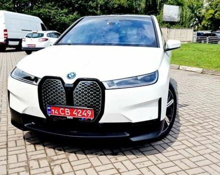 Белый БМВ iX, объемом двигателя 0 л и пробегом 55 тыс. км за 61500 $, фото 113 на Automoto.ua