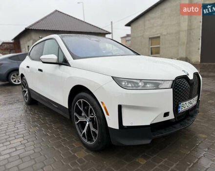 Белый БМВ iX, объемом двигателя 0 л и пробегом 5 тыс. км за 63000 $, фото 2 на Automoto.ua