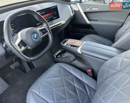 Белый БМВ iX, объемом двигателя 0 л и пробегом 19 тыс. км за 80000 $, фото 30 на Automoto.ua