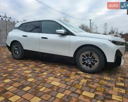 Белый БМВ iX, объемом двигателя 0 л и пробегом 11 тыс. км за 70500 $, фото 4 на Automoto.ua