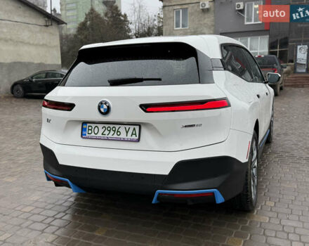 Белый БМВ iX, объемом двигателя 0 л и пробегом 10 тыс. км за 63000 $, фото 7 на Automoto.ua