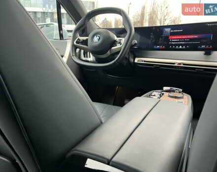 Білий БМВ iX, об'ємом двигуна 0 л та пробігом 19 тис. км за 79990 $, фото 41 на Automoto.ua