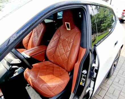 Белый БМВ iX, объемом двигателя 0 л и пробегом 55 тыс. км за 61500 $, фото 55 на Automoto.ua