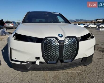 Белый БМВ iX, объемом двигателя 0 л и пробегом 19 тыс. км за 20000 $, фото 4 на Automoto.ua