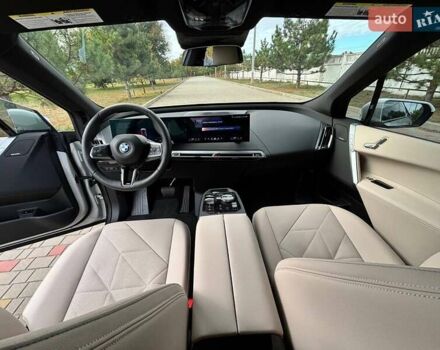 Білий БМВ iX, об'ємом двигуна 0 л та пробігом 2 тис. км за 60800 $, фото 15 на Automoto.ua