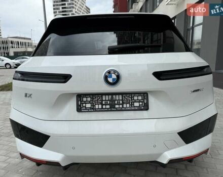 Белый БМВ iX, объемом двигателя 0 л и пробегом 29 тыс. км за 66333 $, фото 28 на Automoto.ua