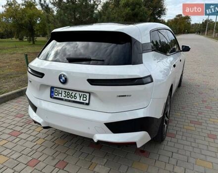 Білий БМВ iX, об'ємом двигуна 0 л та пробігом 2 тис. км за 60800 $, фото 5 на Automoto.ua