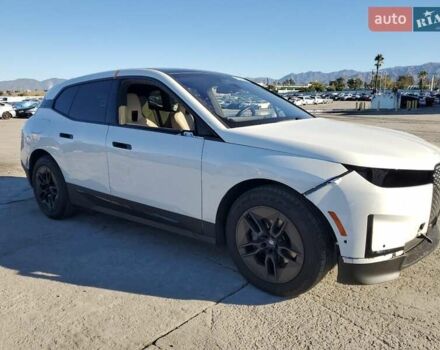 Белый БМВ iX, объемом двигателя 0 л и пробегом 19 тыс. км за 20000 $, фото 3 на Automoto.ua