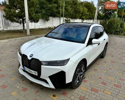 Білий БМВ iX, об'ємом двигуна 0 л та пробігом 2 тис. км за 60800 $, фото 10 на Automoto.ua