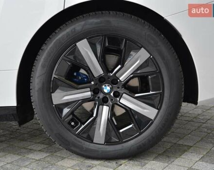 Белый БМВ iX, объемом двигателя 0 л и пробегом 2 тыс. км за 93687 $, фото 9 на Automoto.ua