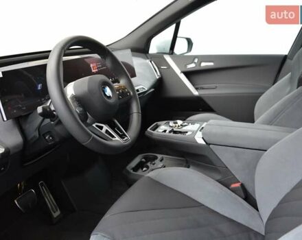 Белый БМВ iX, объемом двигателя 0 л и пробегом 2 тыс. км за 93687 $, фото 4 на Automoto.ua