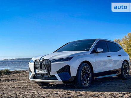 БМВ iX 2021 в Киеве на Automoto.ua Белый БМВ iX, объемом двигателя 0 л и пробегом 38 тыс. км за 79500 $, фото 1 на Automoto.ua