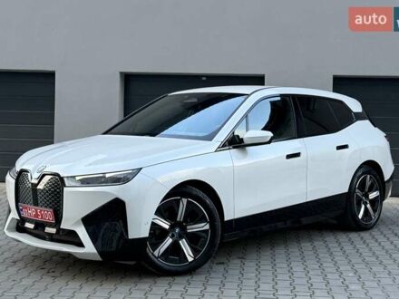 Белый БМВ iX, объемом двигателя 0 л и пробегом 69 тыс. км за 58300 $, фото 1 на Automoto.ua