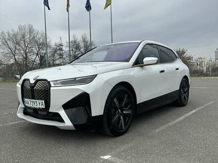 БМВ iX 2022 в Киеве на Automoto.ua Белый БМВ iX, объемом двигателя 0 л и пробегом 7 тыс. км за 79000 $, фото 1 на Automoto.ua