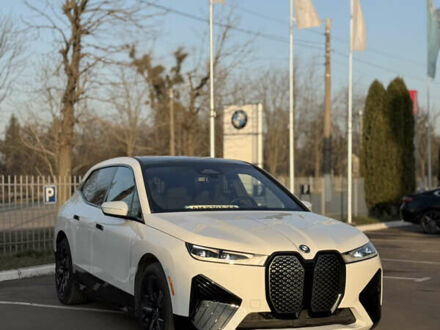 Белый БМВ iX, объемом двигателя 0 л и пробегом 55 тыс. км за 47000 $, фото 1 на Automoto.ua