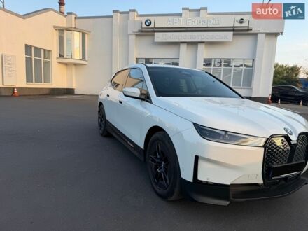 Білий БМВ iX, об'ємом двигуна 0 л та пробігом 50 тис. км за 65000 $, фото 1 на Automoto.ua