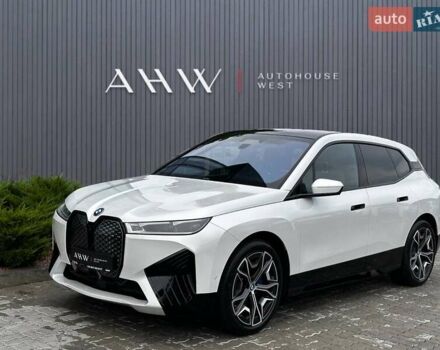 Белый БМВ iX, объемом двигателя 0 л и пробегом 43 тыс. км за 55000 $, фото 1 на Automoto.ua