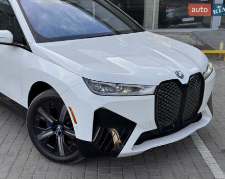 Білий БМВ iX, об'ємом двигуна 0 л та пробігом 3 тис. км за 64000 $, фото 1 на Automoto.ua