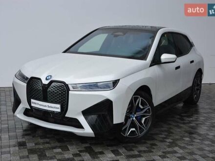 БМВ iX 2023 в Киеве на Automoto.ua Белый БМВ iX, объемом двигателя 0 л и пробегом 8 тыс. км за 90206 $, фото 1 на Automoto.ua