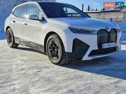 Белый БМВ iX, объемом двигателя 0 л и пробегом 64 тыс. км за 55000 $, фото 1 на Automoto.ua