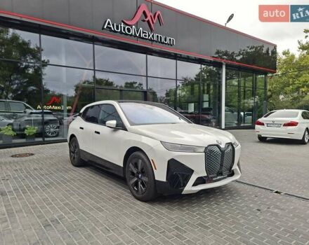 Білий БМВ iX, об'ємом двигуна 0 л та пробігом 8 тис. км за 63900 $, фото 1 на Automoto.ua