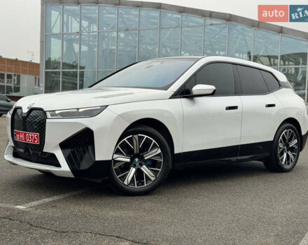 Білий БМВ iX, об'ємом двигуна 0 л та пробігом 32 тис. км за 48700 $, фото 1 на Automoto.ua