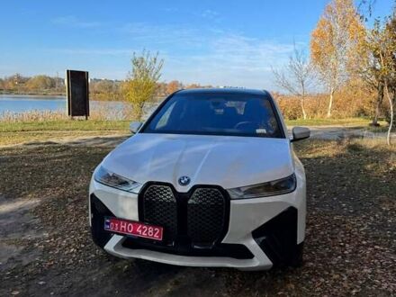 Білий БМВ iX, об'ємом двигуна 0 л та пробігом 22 тис. км за 50100 $, фото 1 на Automoto.ua