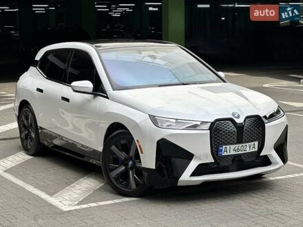 БМВ iX 2023 в Киеве на Automoto.ua Белый БМВ iX, объемом двигателя 0 л и пробегом 23 тыс. км за 66200 $, фото 1 на Automoto.ua