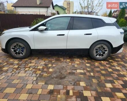 Белый БМВ iX, объемом двигателя 0 л и пробегом 11 тыс. км за 70500 $, фото 1 на Automoto.ua