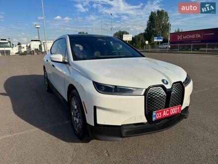 Белый БМВ iX, объемом двигателя 0 л и пробегом 40 тыс. км за 45000 $, фото 1 на Automoto.ua