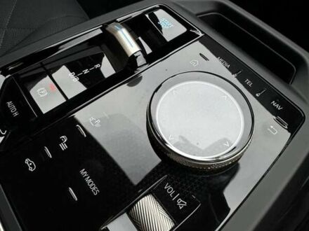 БМВ iX 2023 у Луцьку на Automoto.ua Білий БМВ iX, об'ємом двигуна 0 л та пробігом 35 тис. км за 80000 $, фото 1 на Automoto.ua