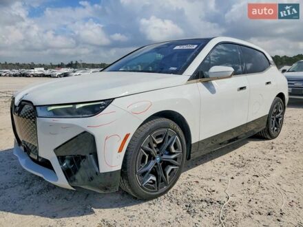 Белый БМВ iX, объемом двигателя 0 л и пробегом 72 тыс. км за 25000 $, фото 1 на Automoto.ua