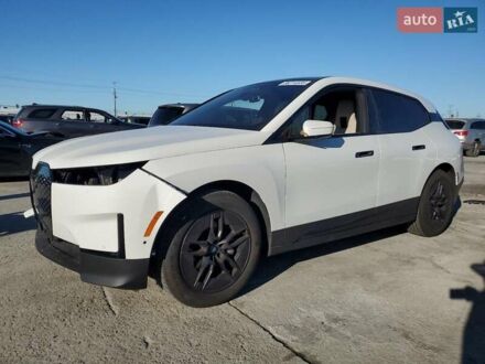 Белый БМВ iX, объемом двигателя 0 л и пробегом 19 тыс. км за 20000 $, фото 1 на Automoto.ua