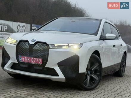 Белый БМВ iX, объемом двигателя 0 л и пробегом 33 тыс. км за 74999 $, фото 1 на Automoto.ua