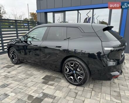 Черный БМВ iX, объемом двигателя 0 л и пробегом 37 тыс. км за 77900 $, фото 9 на Automoto.ua