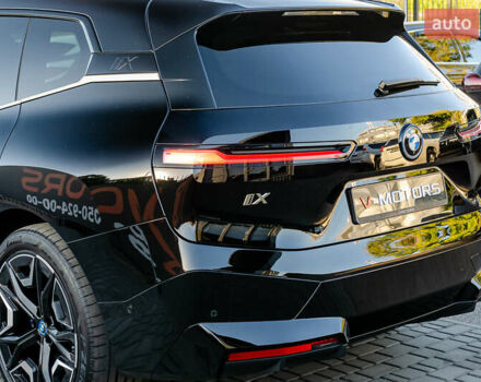 Черный БМВ iX, объемом двигателя 0 л и пробегом 29 тыс. км за 75000 $, фото 13 на Automoto.ua