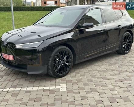 Черный БМВ iX, объемом двигателя 0 л и пробегом 32 тыс. км за 43500 $, фото 2 на Automoto.ua