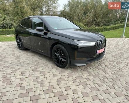 Черный БМВ iX, объемом двигателя 0 л и пробегом 32 тыс. км за 43500 $, фото 17 на Automoto.ua