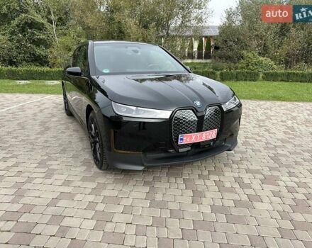 Черный БМВ iX, объемом двигателя 0 л и пробегом 32 тыс. км за 43500 $, фото 5 на Automoto.ua
